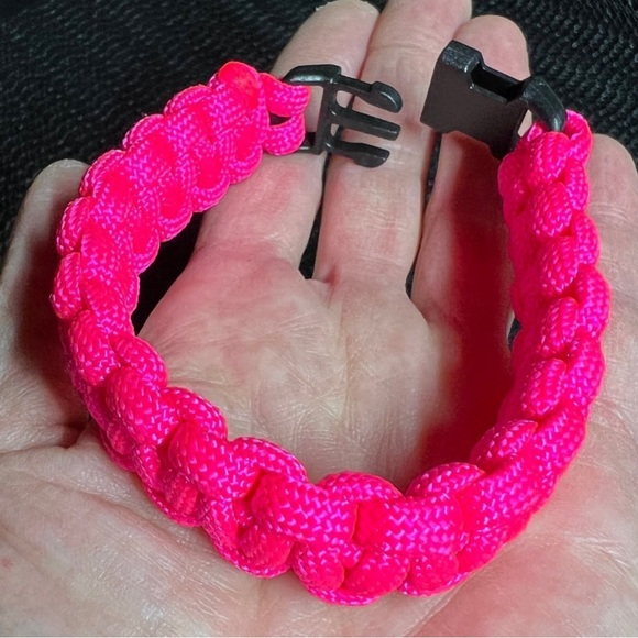 Neon Pink Paracord Survival Bracelet Plastic Buckle Closure 7” - Picture 4 of 7